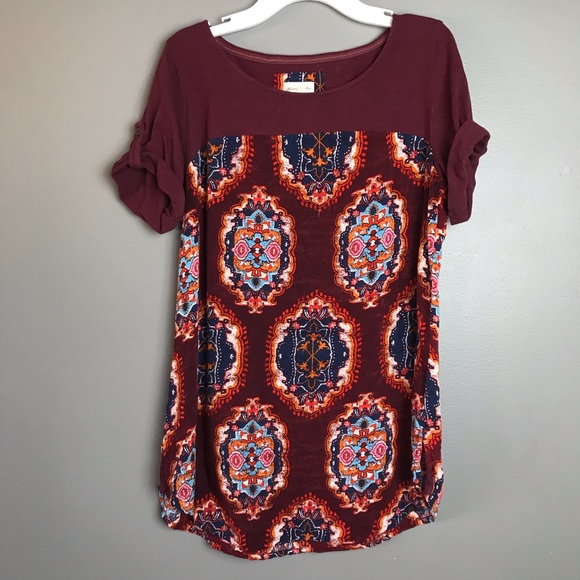 Anthropologie Tops - Meadow Rue Woman’s T Shirt Size M Color Burgundy